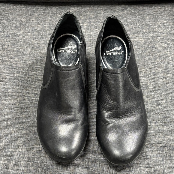Dansko Women’s Size 9.5 (EU 40) Lynn Black Leather Slip On Clog Wedge - Picture 1 of 8